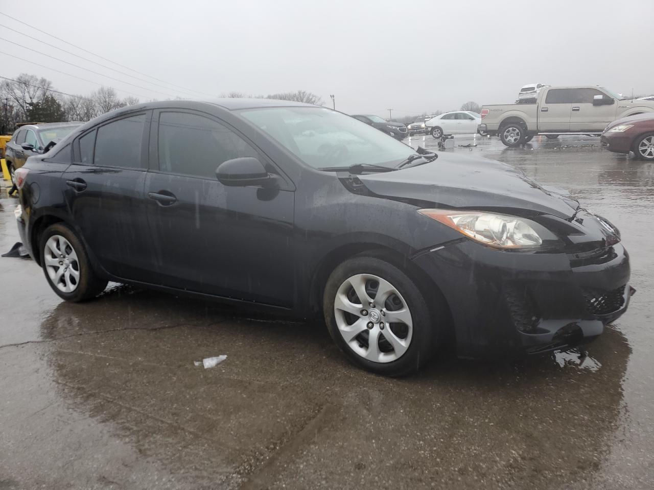2013 Mazda 3 - Image 4