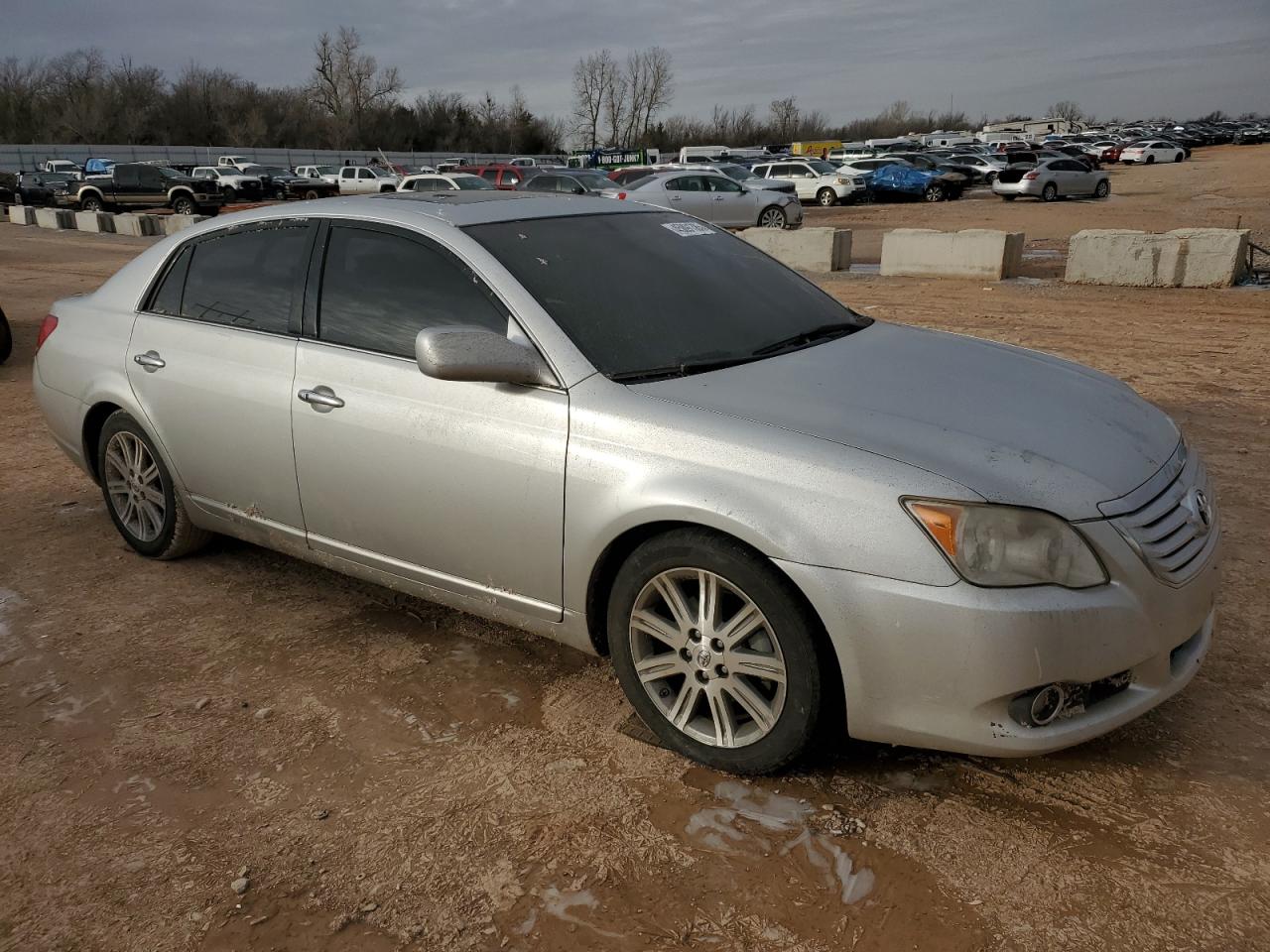 2010 Toyota Avalon - Image 4