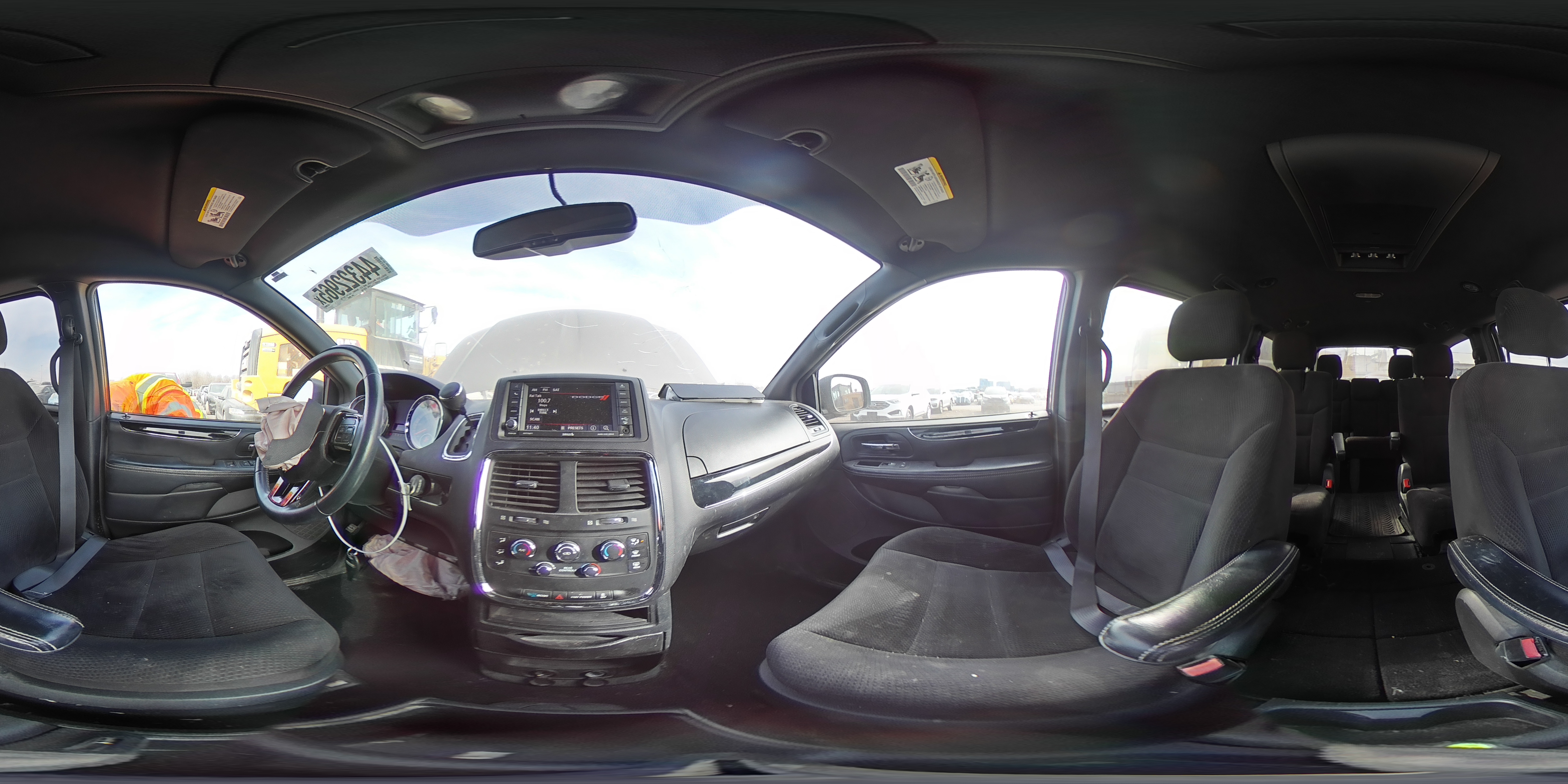 2016 Dodge Caravan - Image 14