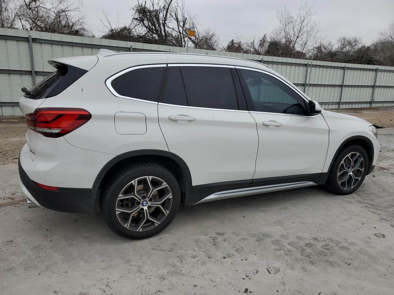 2022 BMW X1 - Image 3