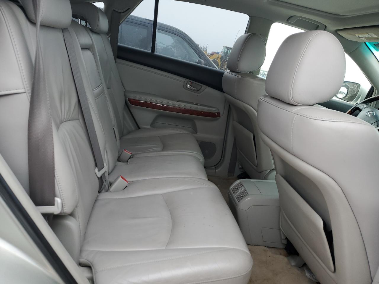 2005 Lexus RX - Image 11