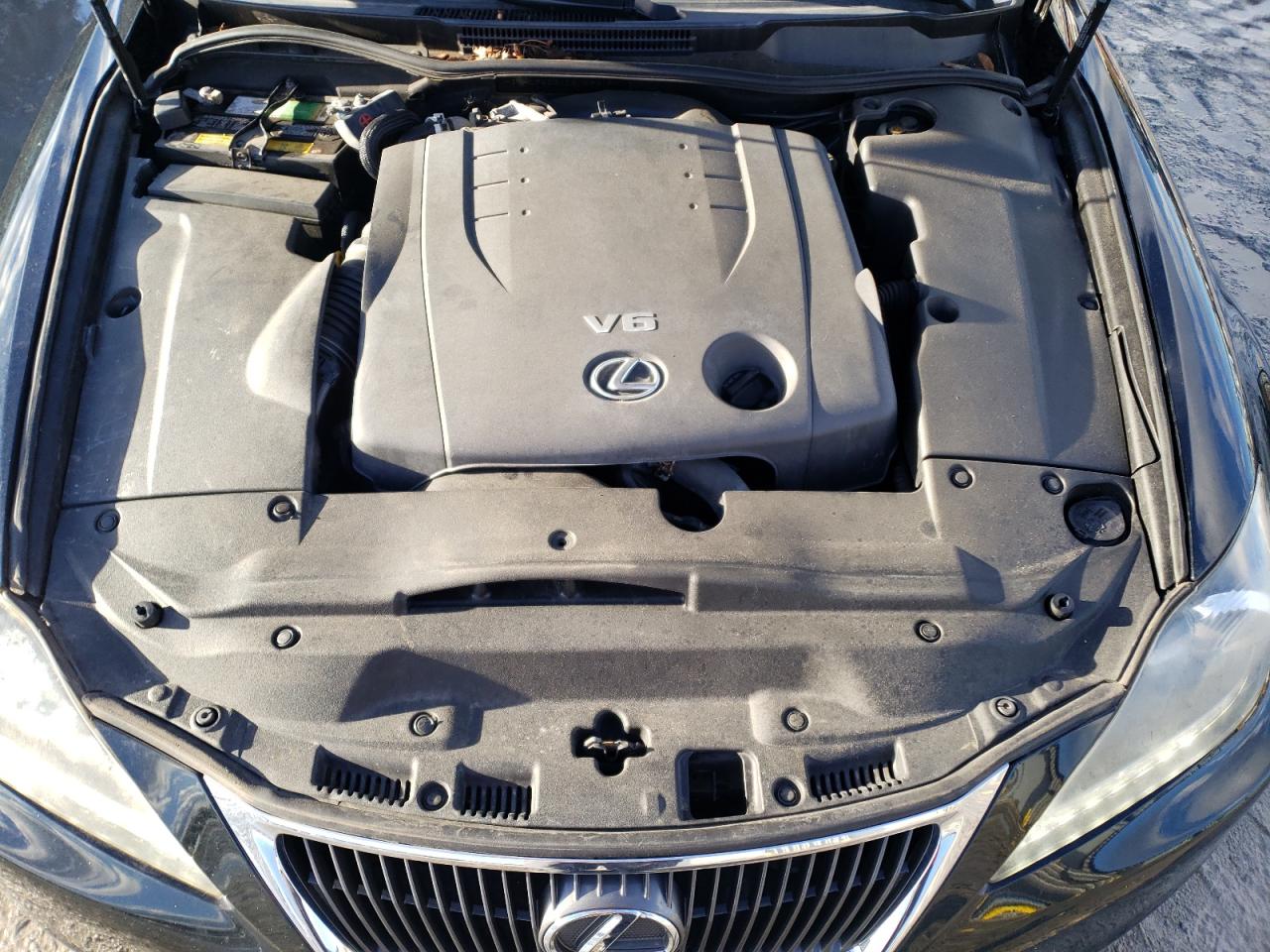 2012 Lexus IS - Image 11