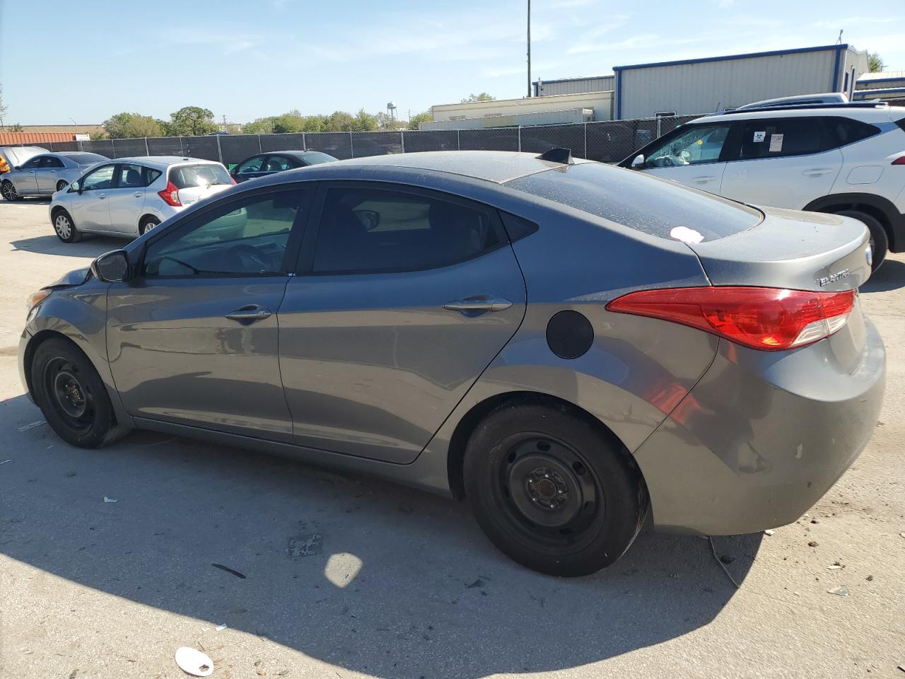 2011 Hyundai Elantra - Image 2