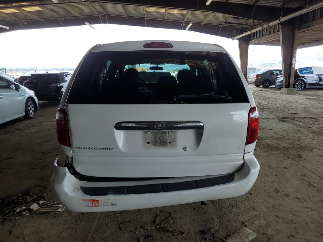 2006 Chrysler Town & Country - Image 6