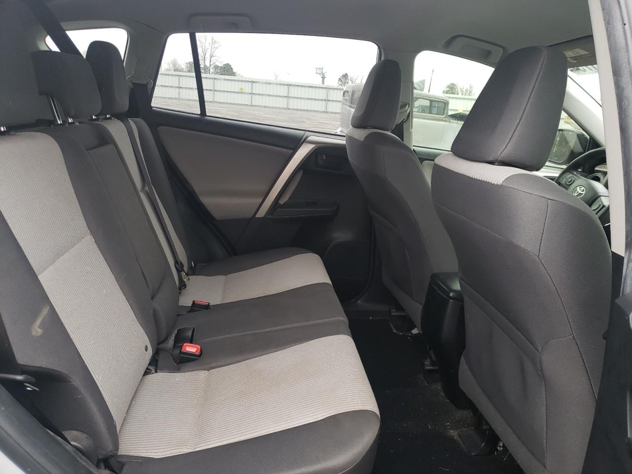 2015 Toyota RAV 4 - Image 10