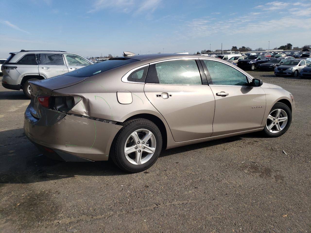 2023 Chevrolet Malibu - Image 3