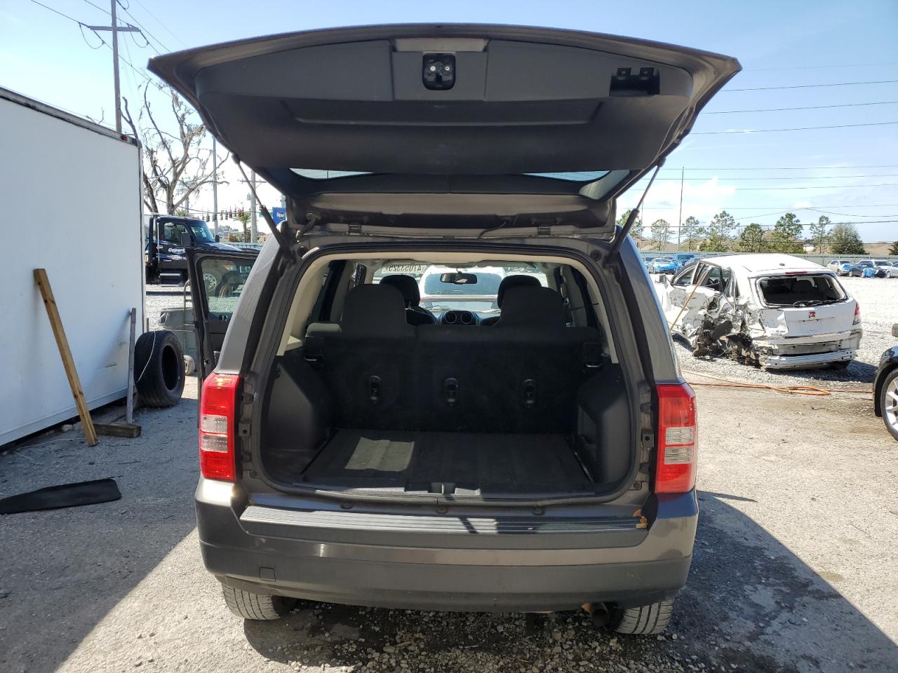 2017 Jeep Liberty (Patriot) - Image 6