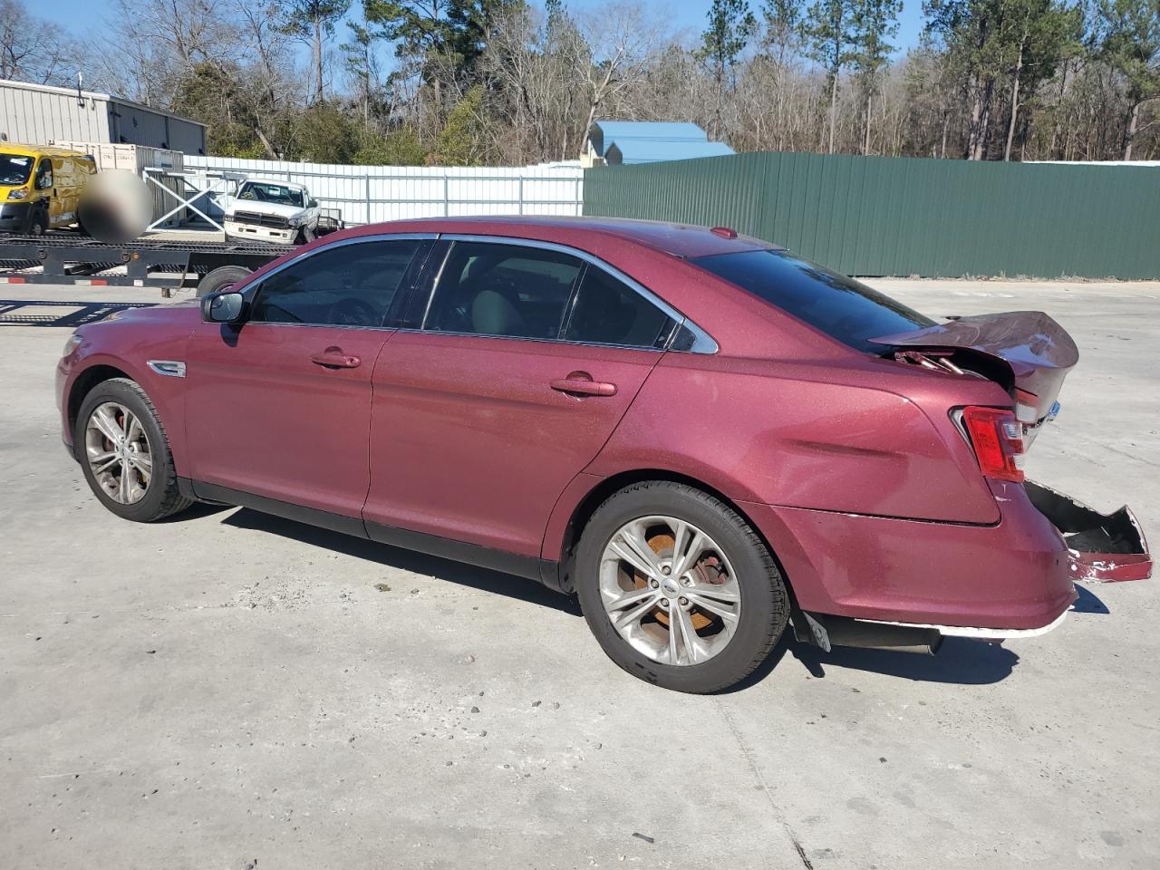 2015 Ford Taurus - Image 2