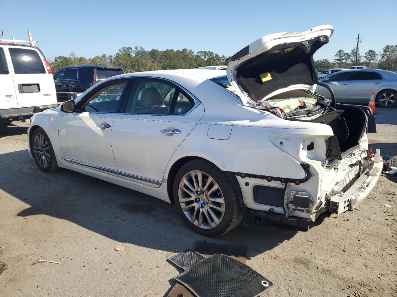 2014 Lexus LS - Image 2