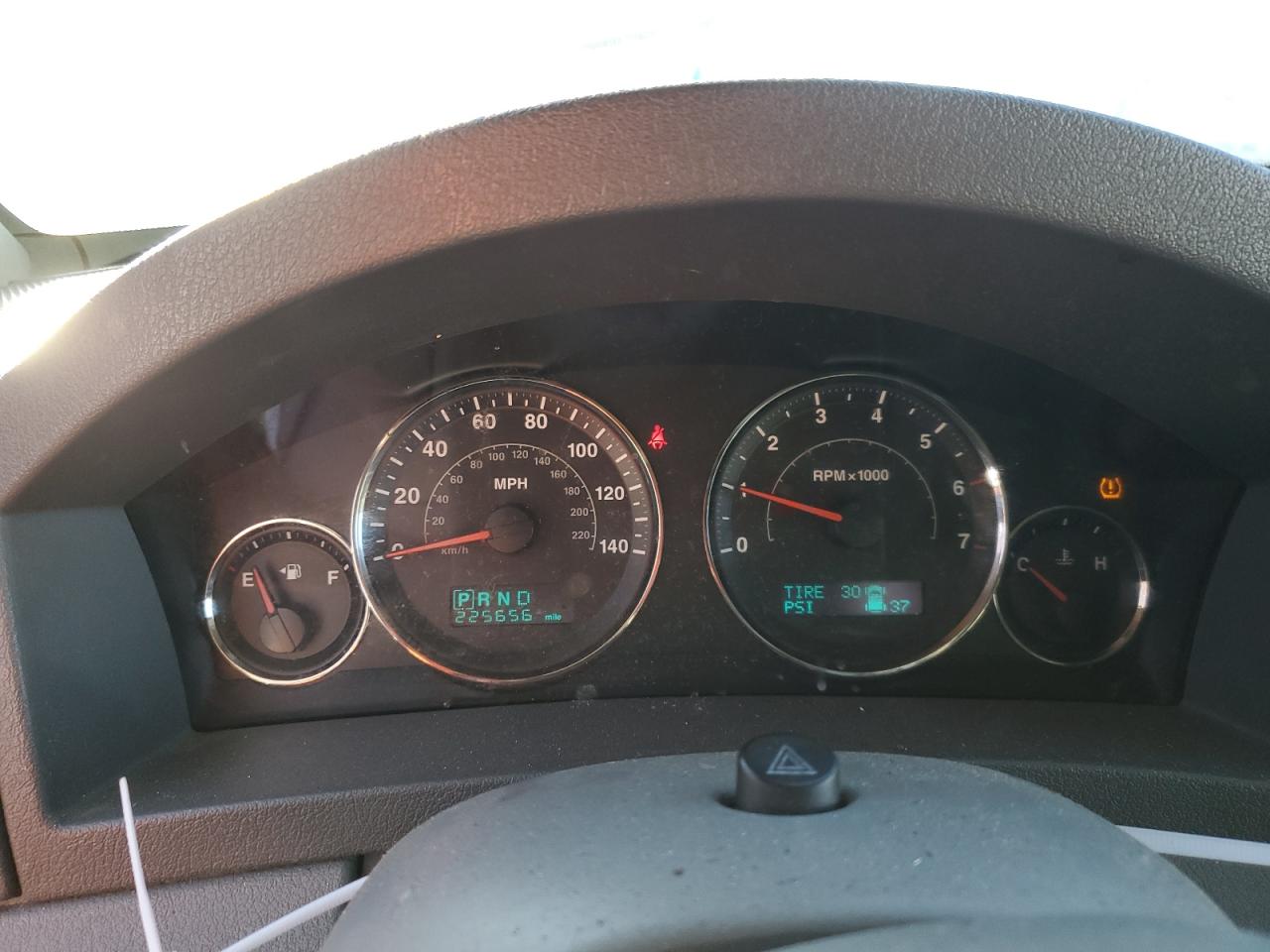 2005 Jeep Grand Cherokee - Image 9