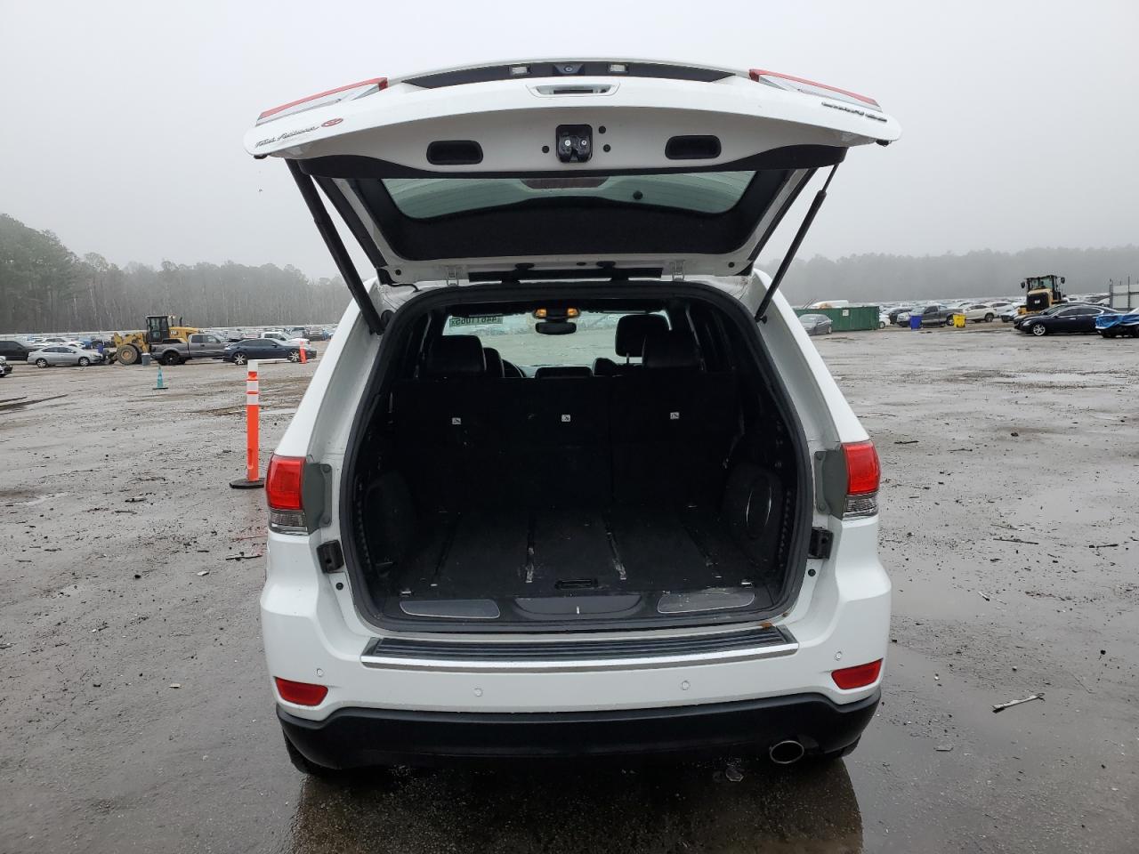 2017 Jeep Grand Cherokee - Image 6
