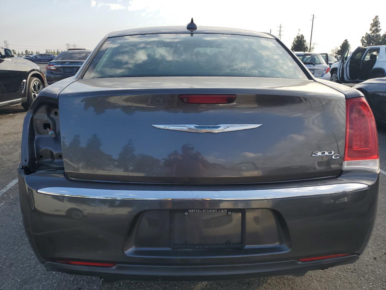 2017 Chrysler 300 - Image 6