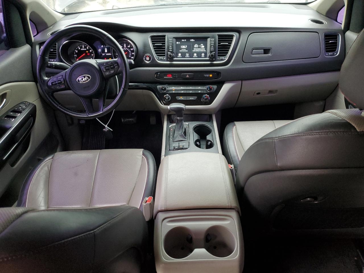 2017 Kia Sedona - Image 8