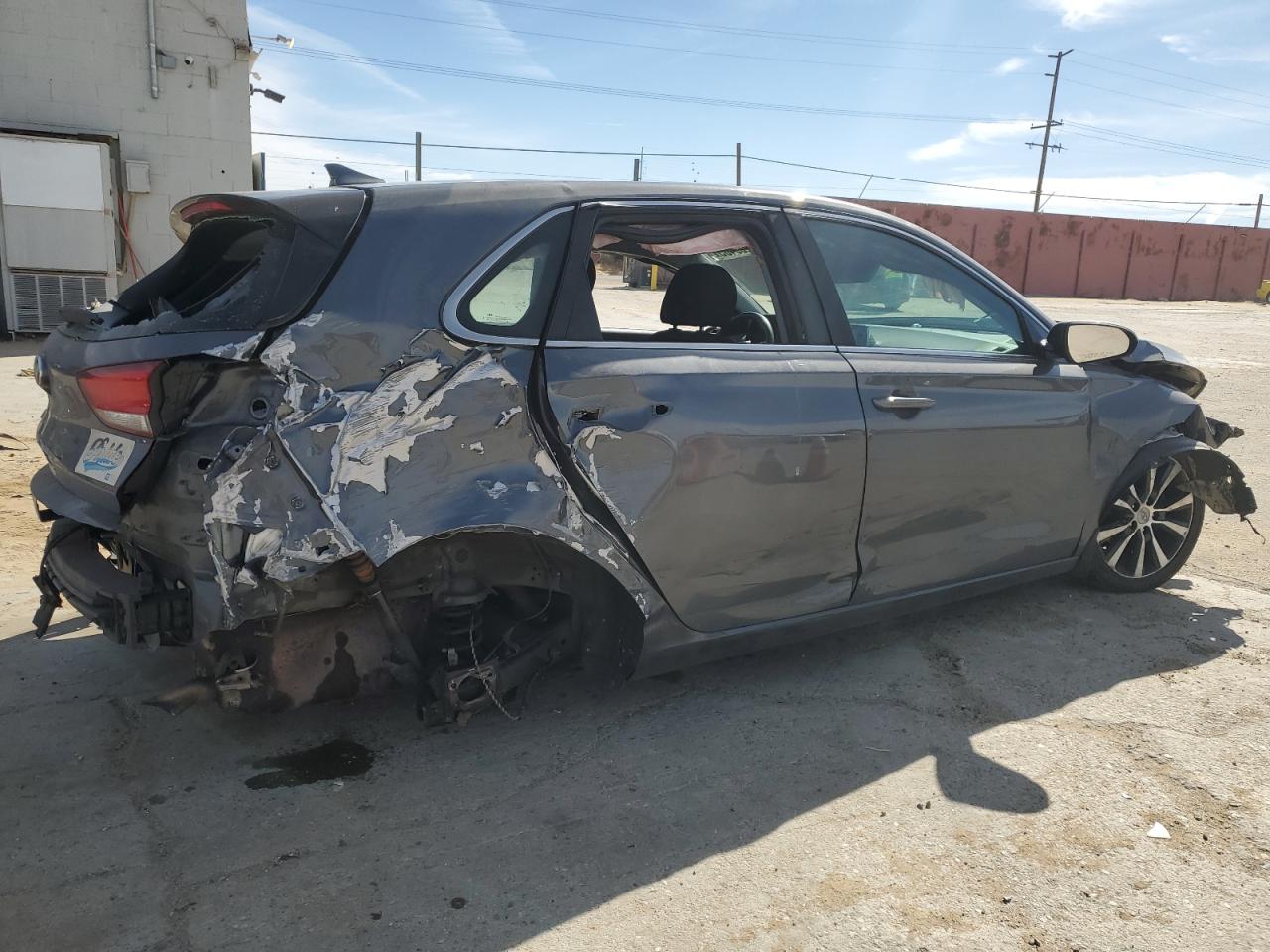 2018 Hyundai Elantra - Image 3