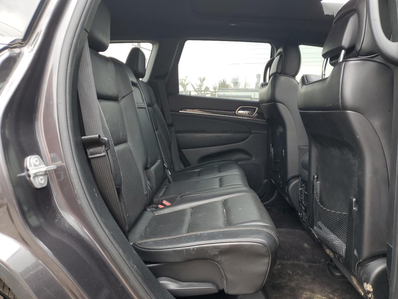 2017 Jeep Grand Cherokee - Image 11
