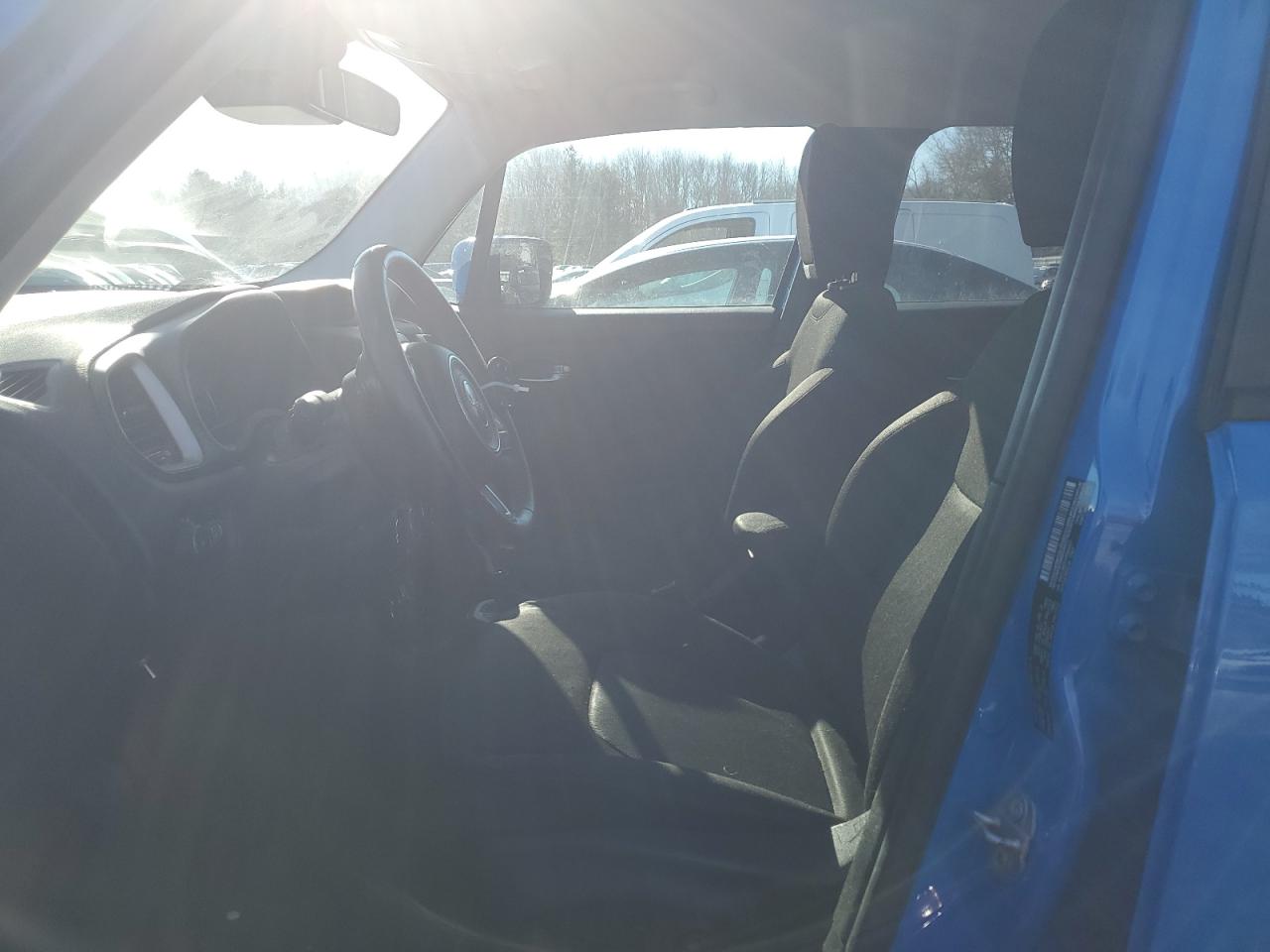 2015 Jeep Renegade - Image 7