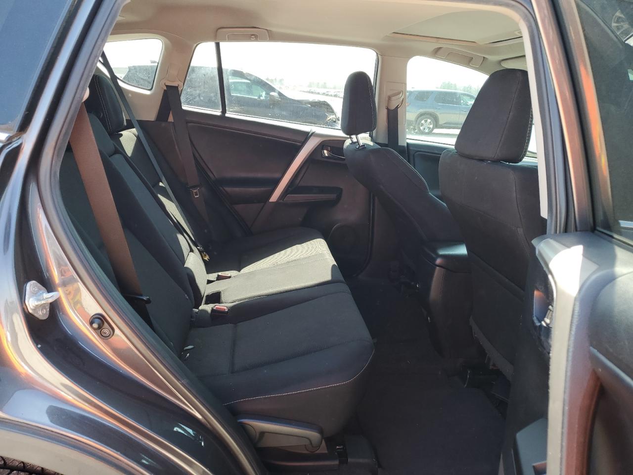 2018 Toyota RAV 4 - Image 11