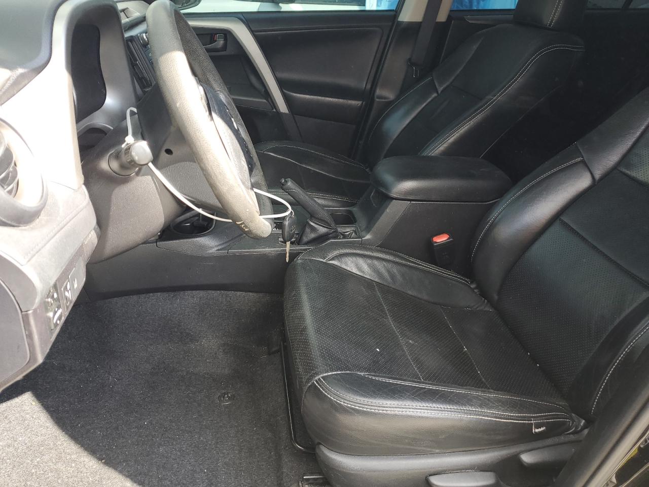 2017 Toyota RAV 4 - Image 7