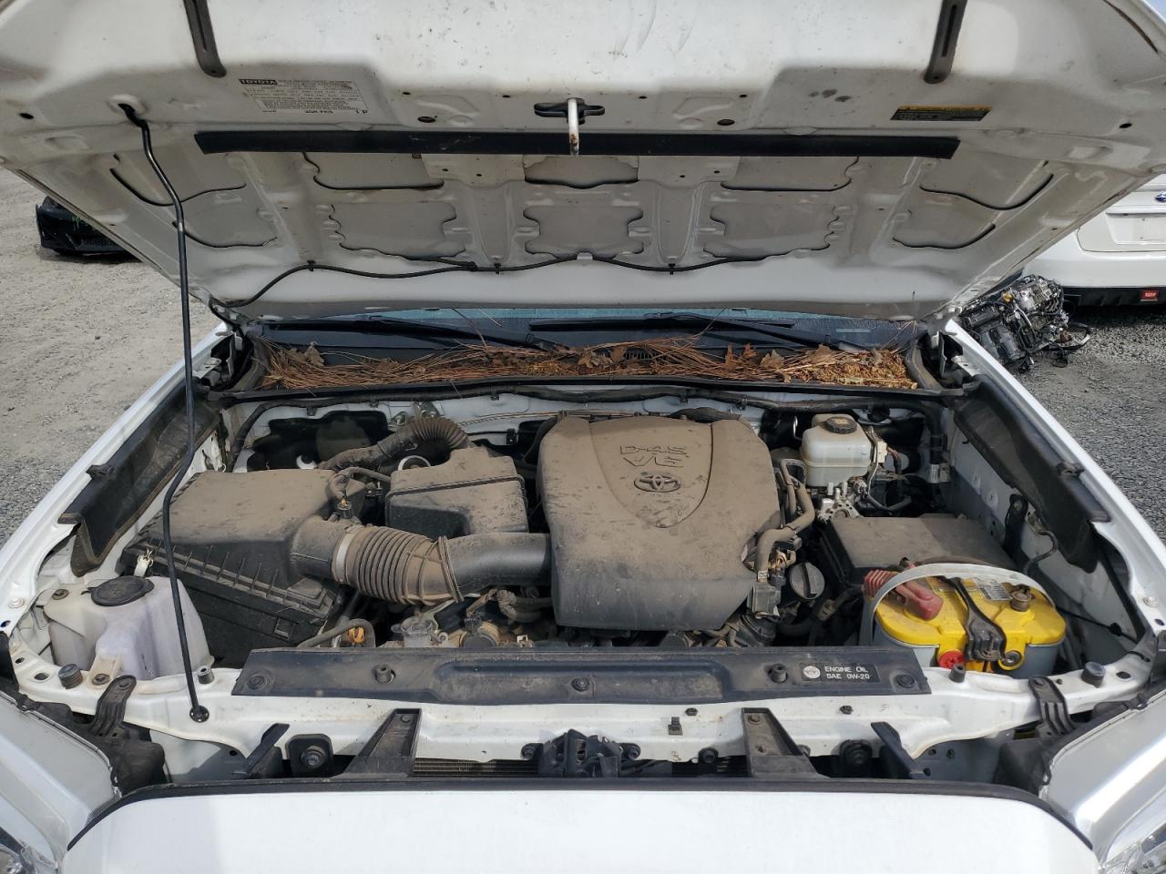 2018 Toyota Tacoma - Image 11