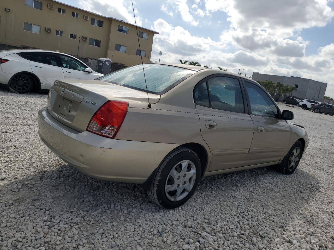 2006 Hyundai Elantra - Image 3