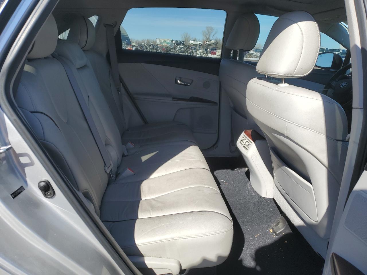 2009 Toyota Venza - Image 11