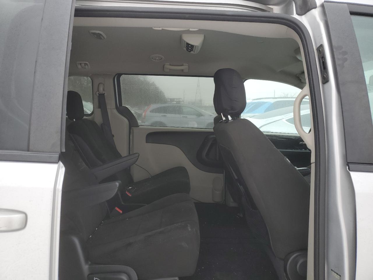 2012 Dodge Caravan - Image 11