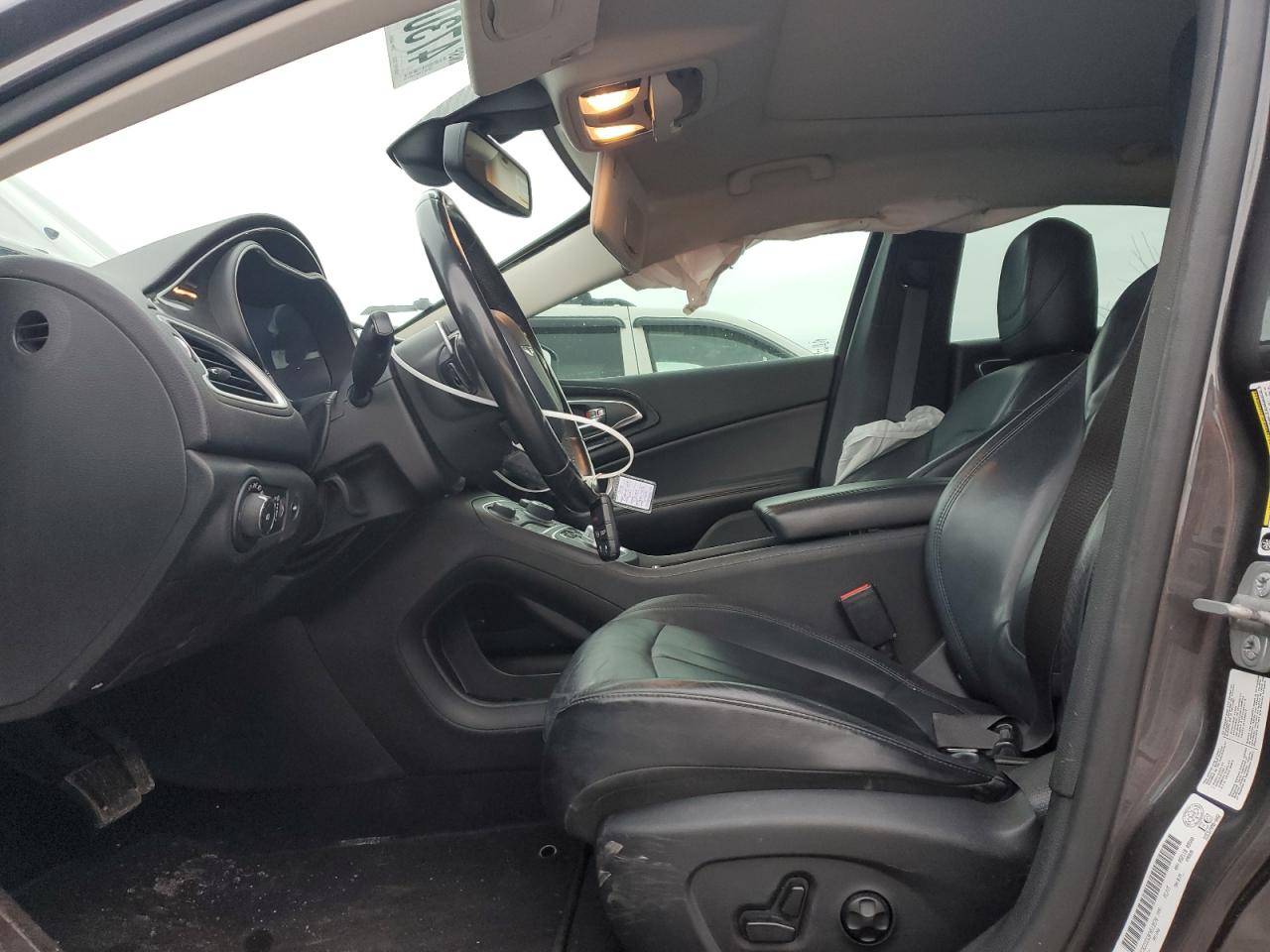 2015 Chrysler 200 - Image 7