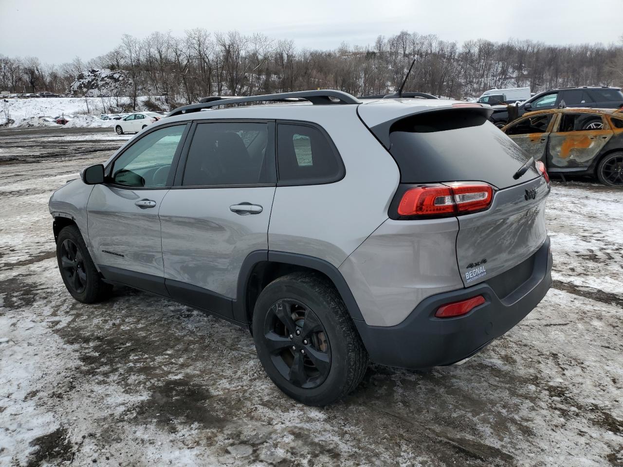 2015 Jeep Grand Cherokee - Image 2