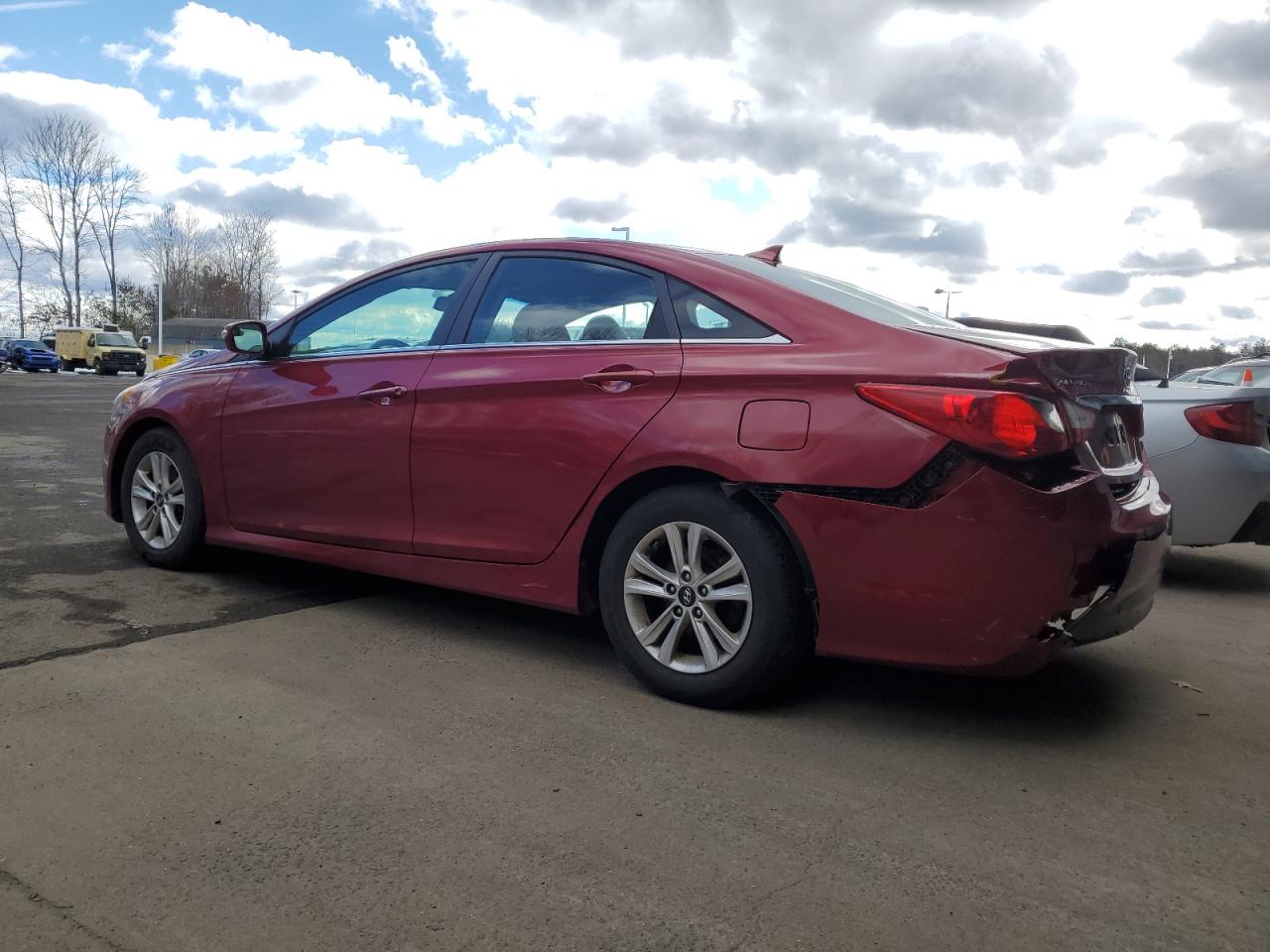 2014 Hyundai Sonata - Image 2