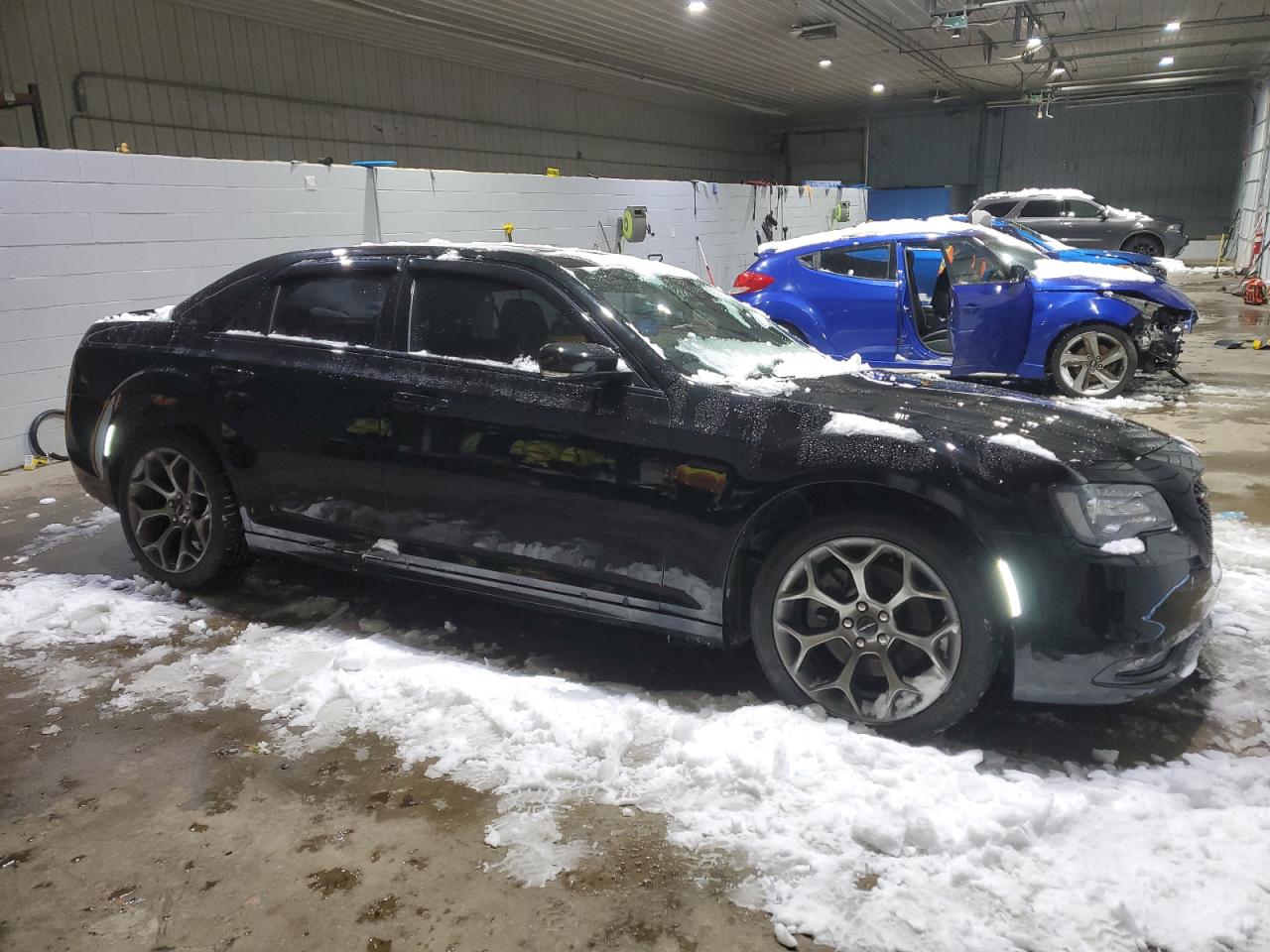 2016 Chrysler 300 - Image 4