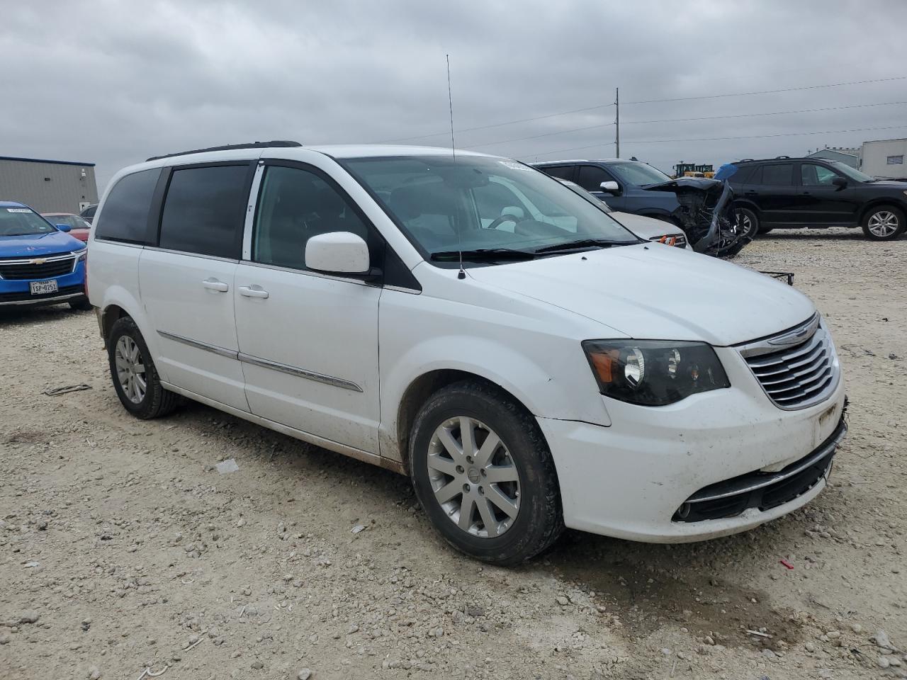 2014 Chrysler Town & Country - Image 4
