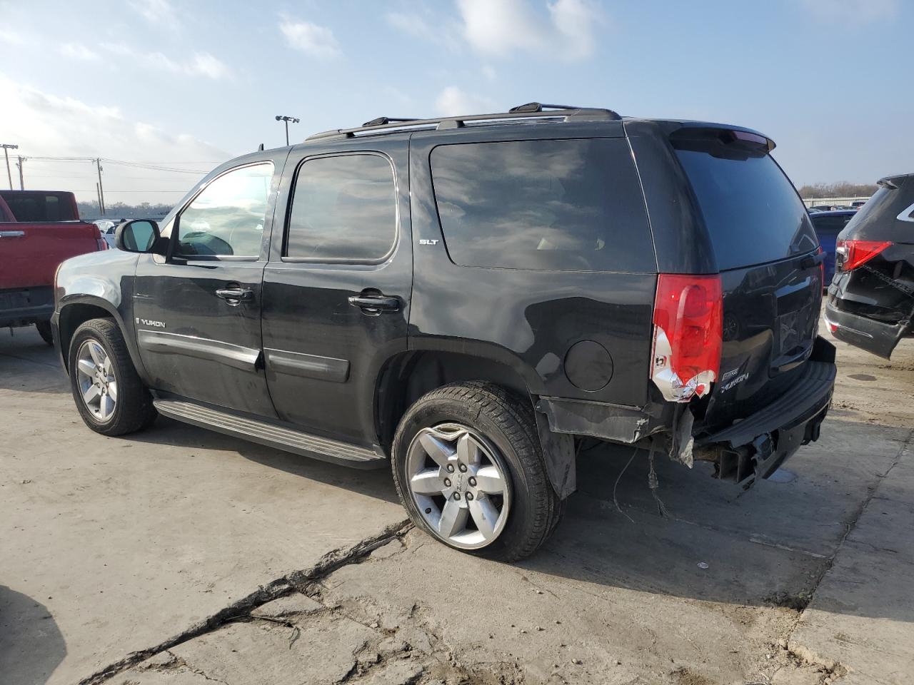 2009 GMC Yukon - Image 2