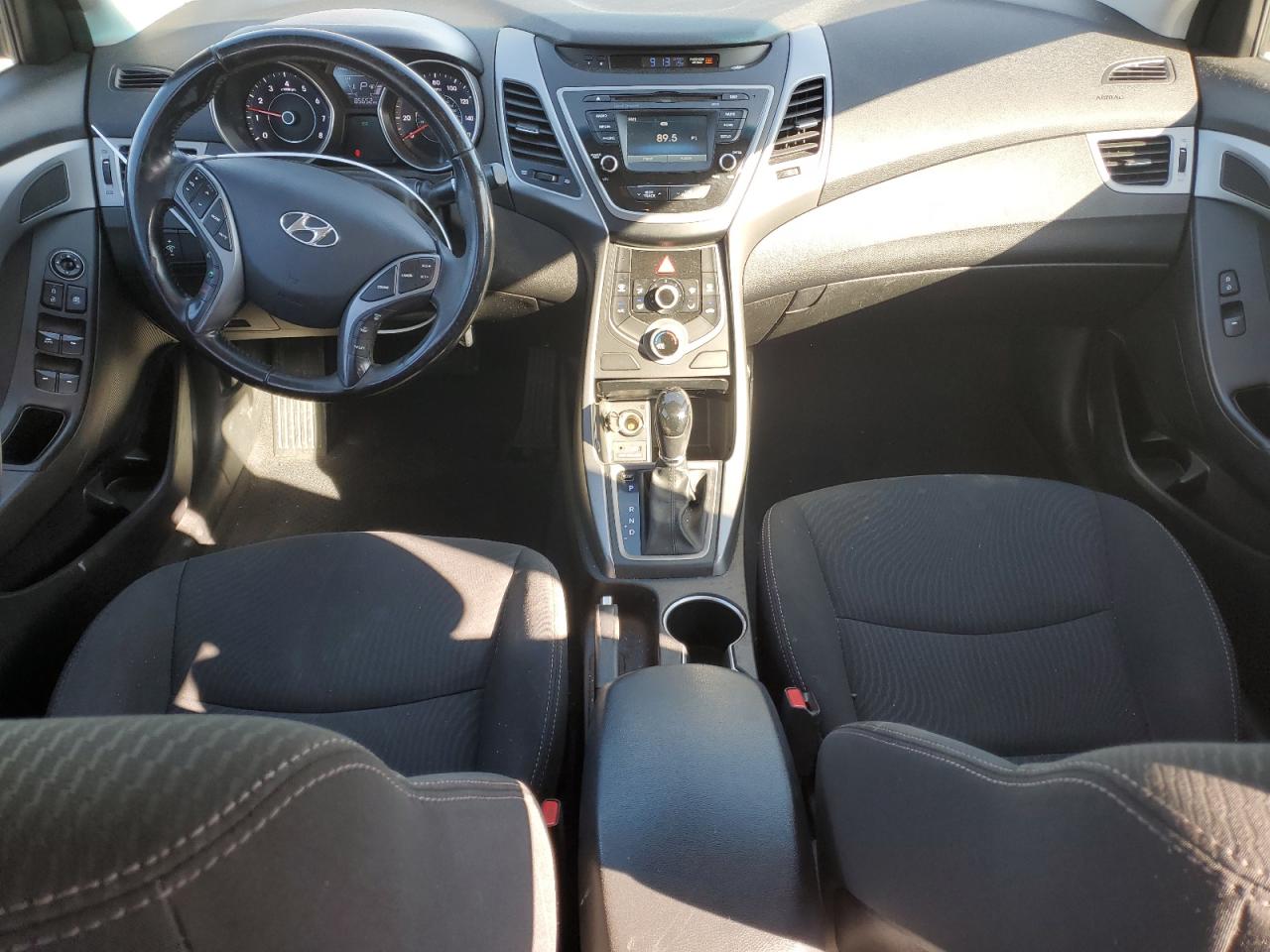 2015 Hyundai Elantra - Image 8