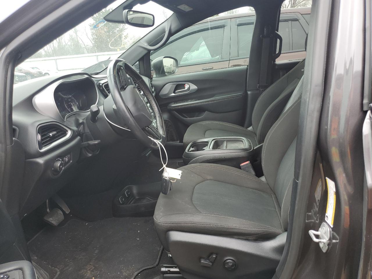 2020 Chrysler Pacifica - Image 7