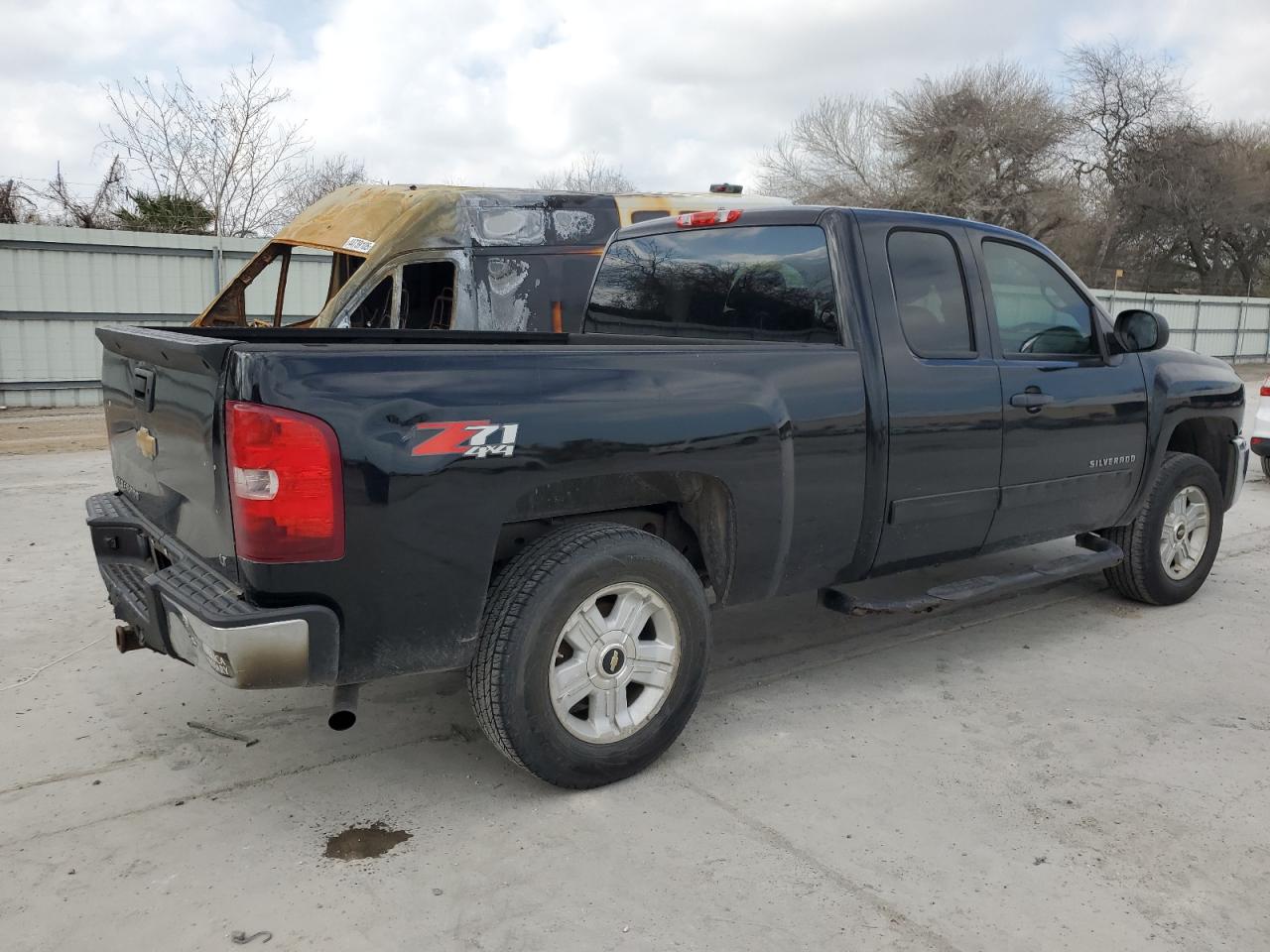 2013 Chevrolet Silverado - Image 3