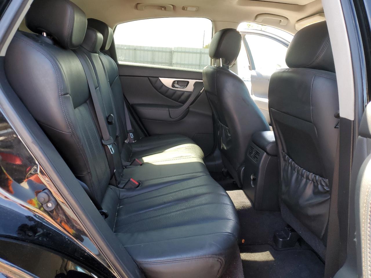 2016 Infiniti QX70 - Image 11