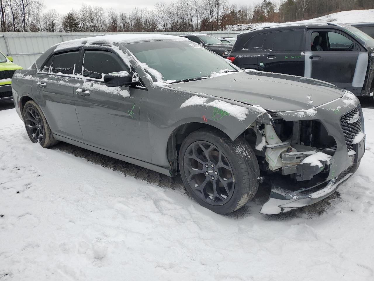 2019 Chrysler 300 - Image 4