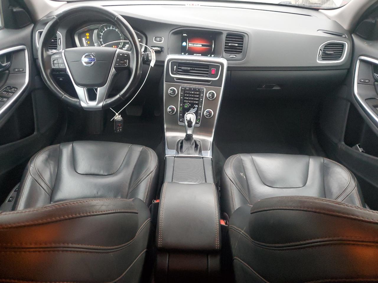 2016 Volvo V60 - Image 8