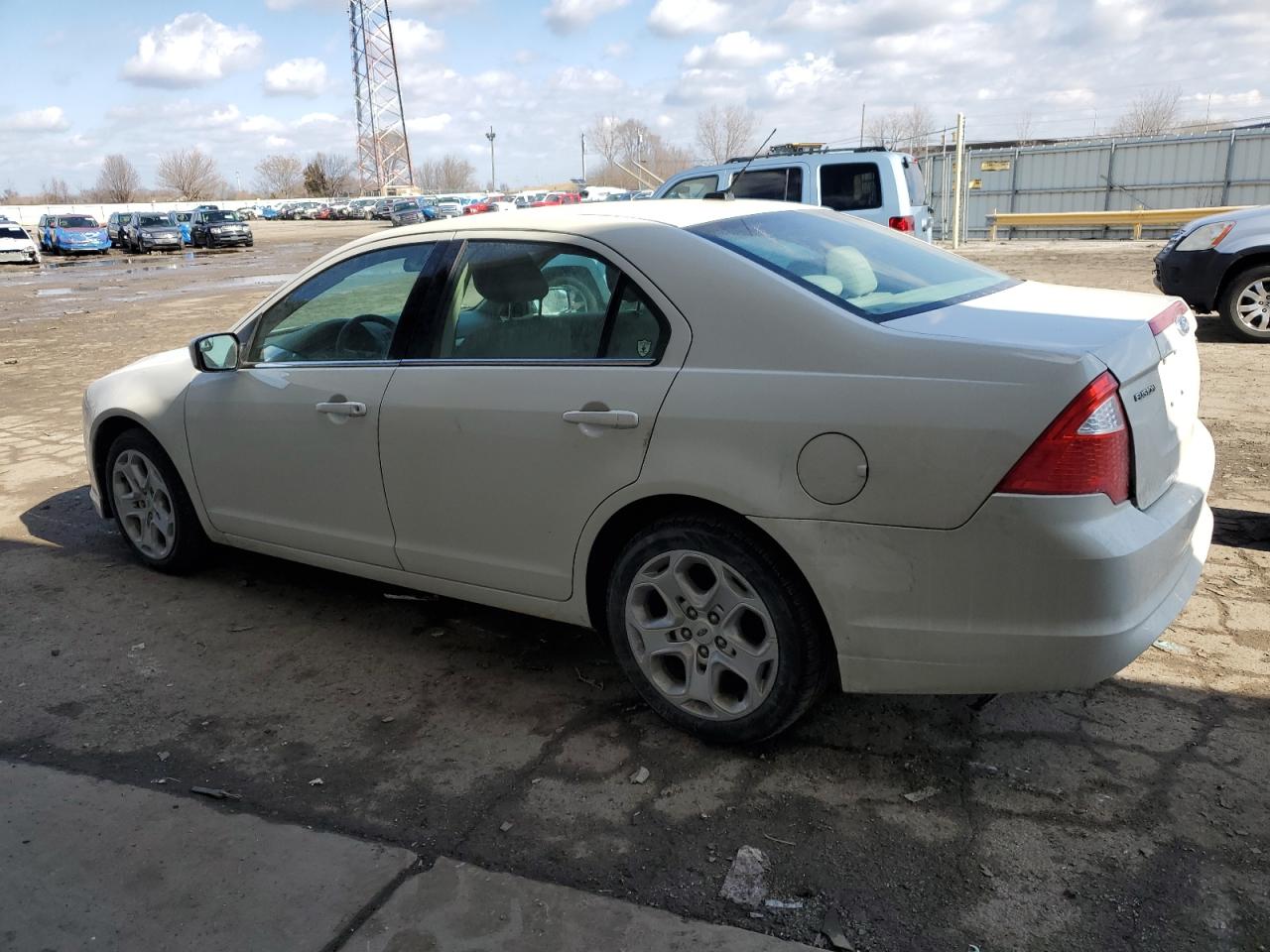2011 Ford Fusion - Image 2