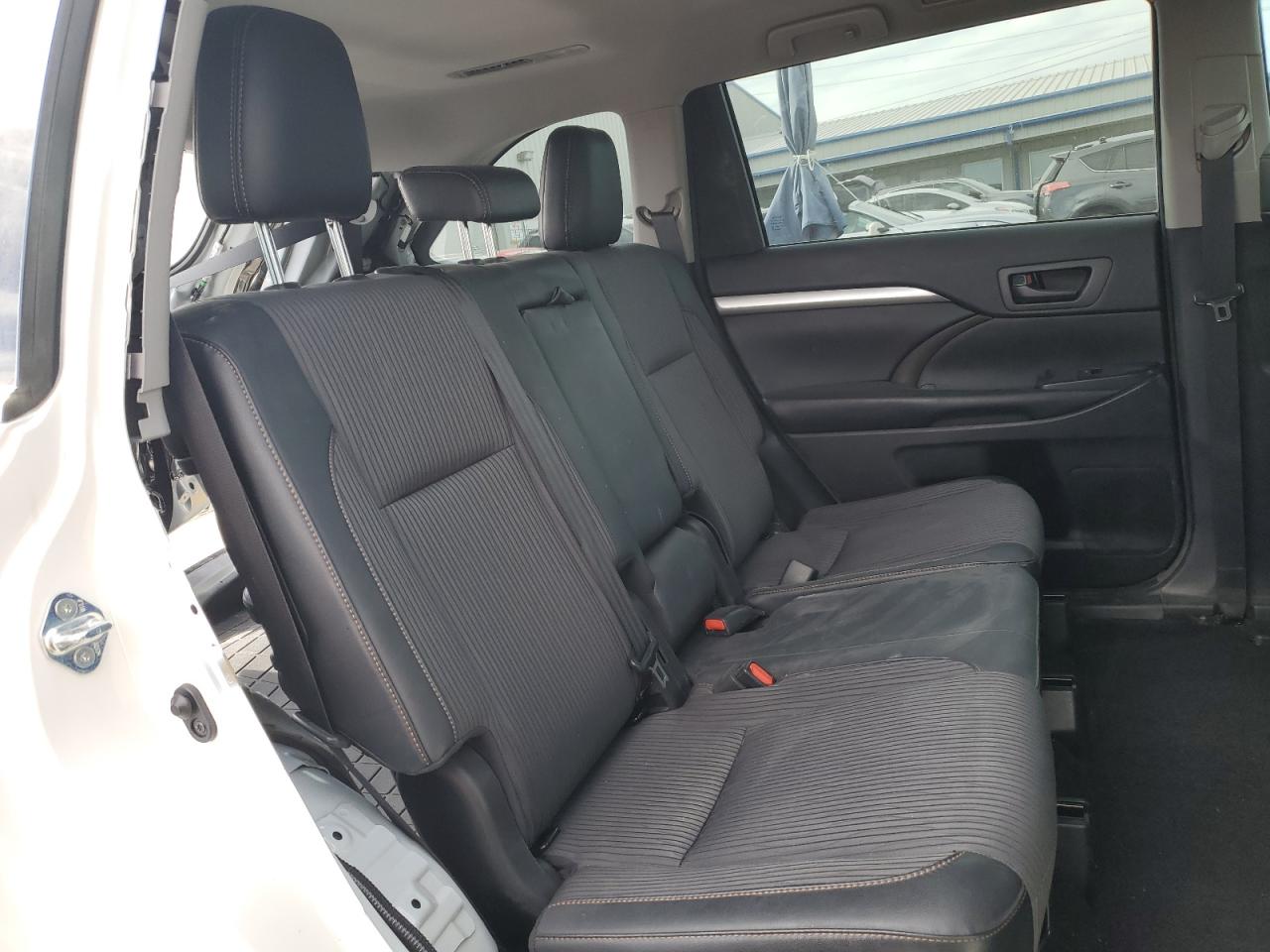 2018 Toyota Highlander - Image 11
