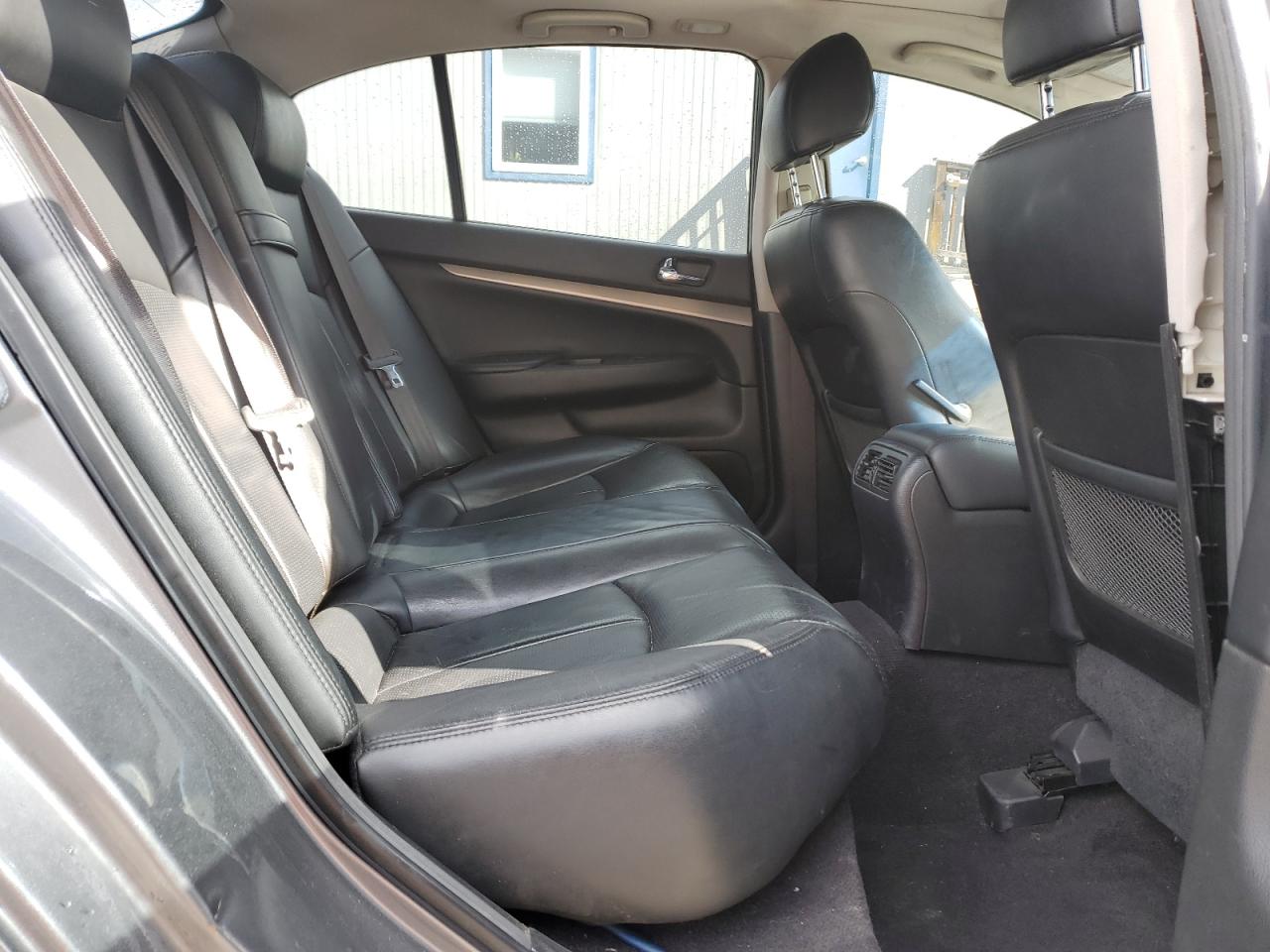 2012 Infiniti G - Image 11