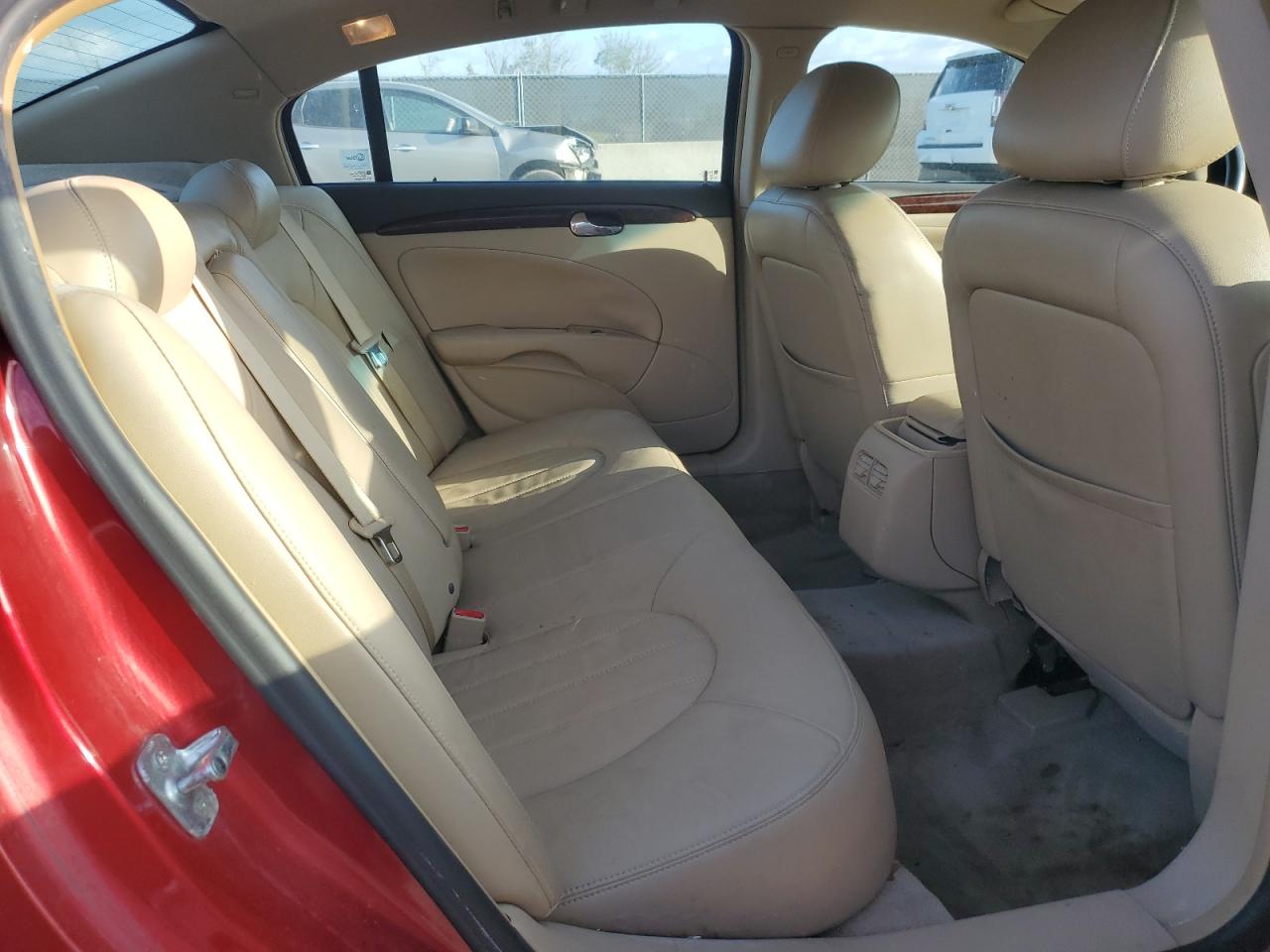 2011 Buick Lucerne - Image 10