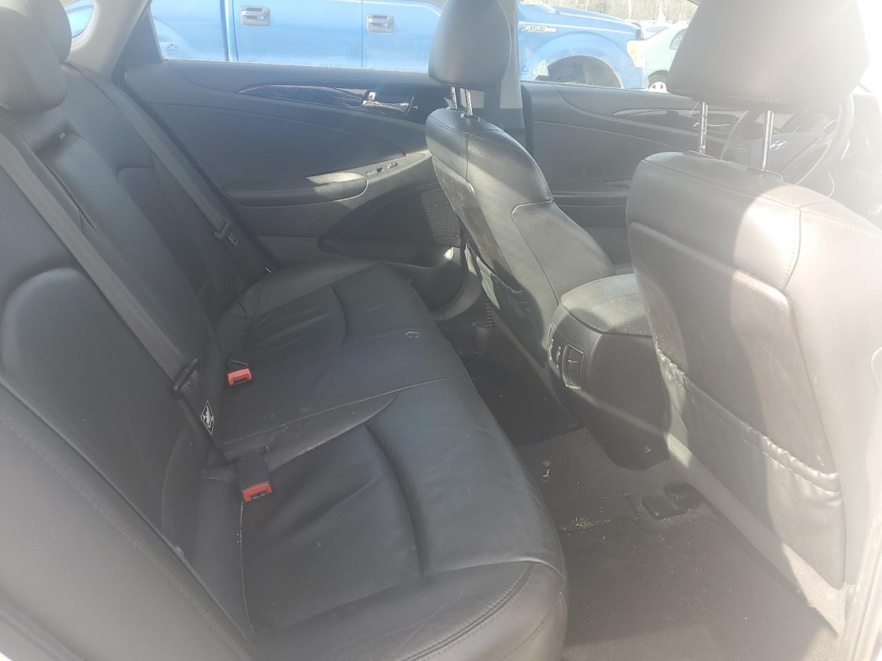 2013 Hyundai Sonata - Image 10