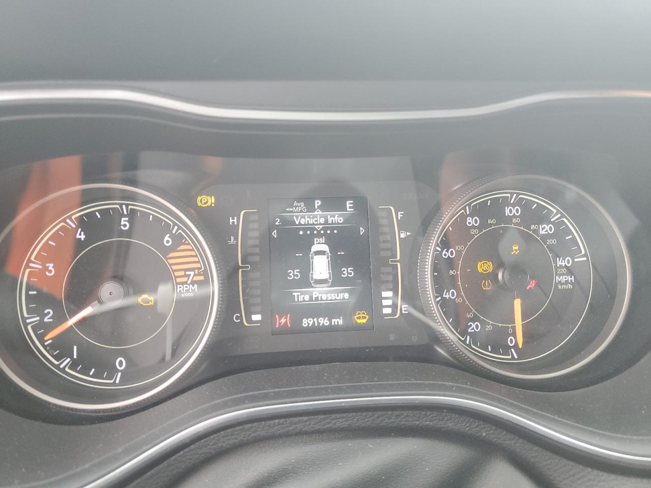 2019 Jeep Grand Cherokee - Image 9