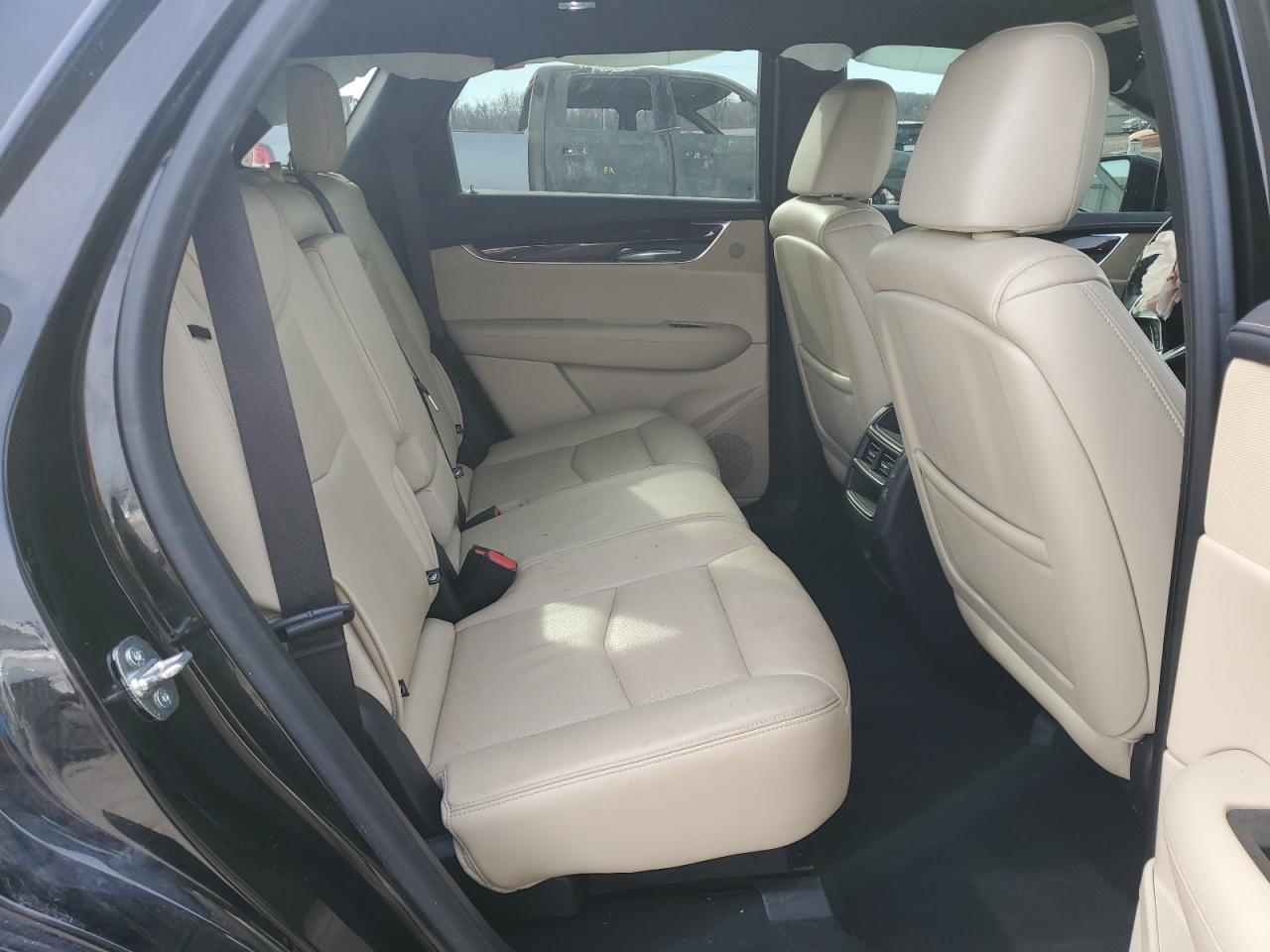 2019 Cadillac XT5 - Image 11