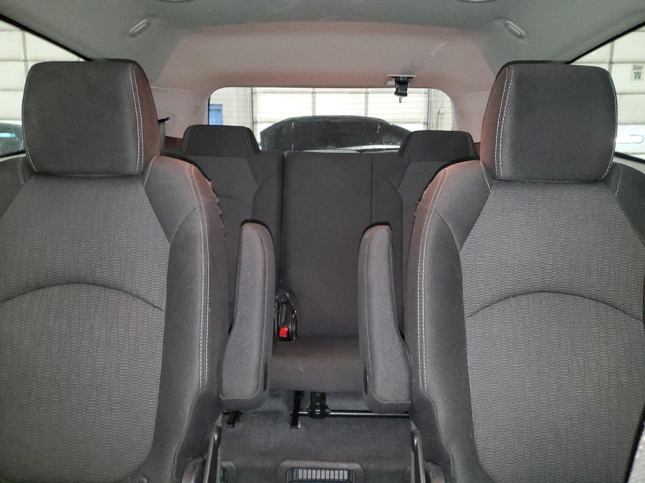2017 Chevrolet Traverse - Image 10
