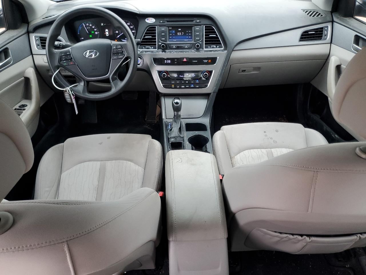 2016 Hyundai Sonata - Image 8