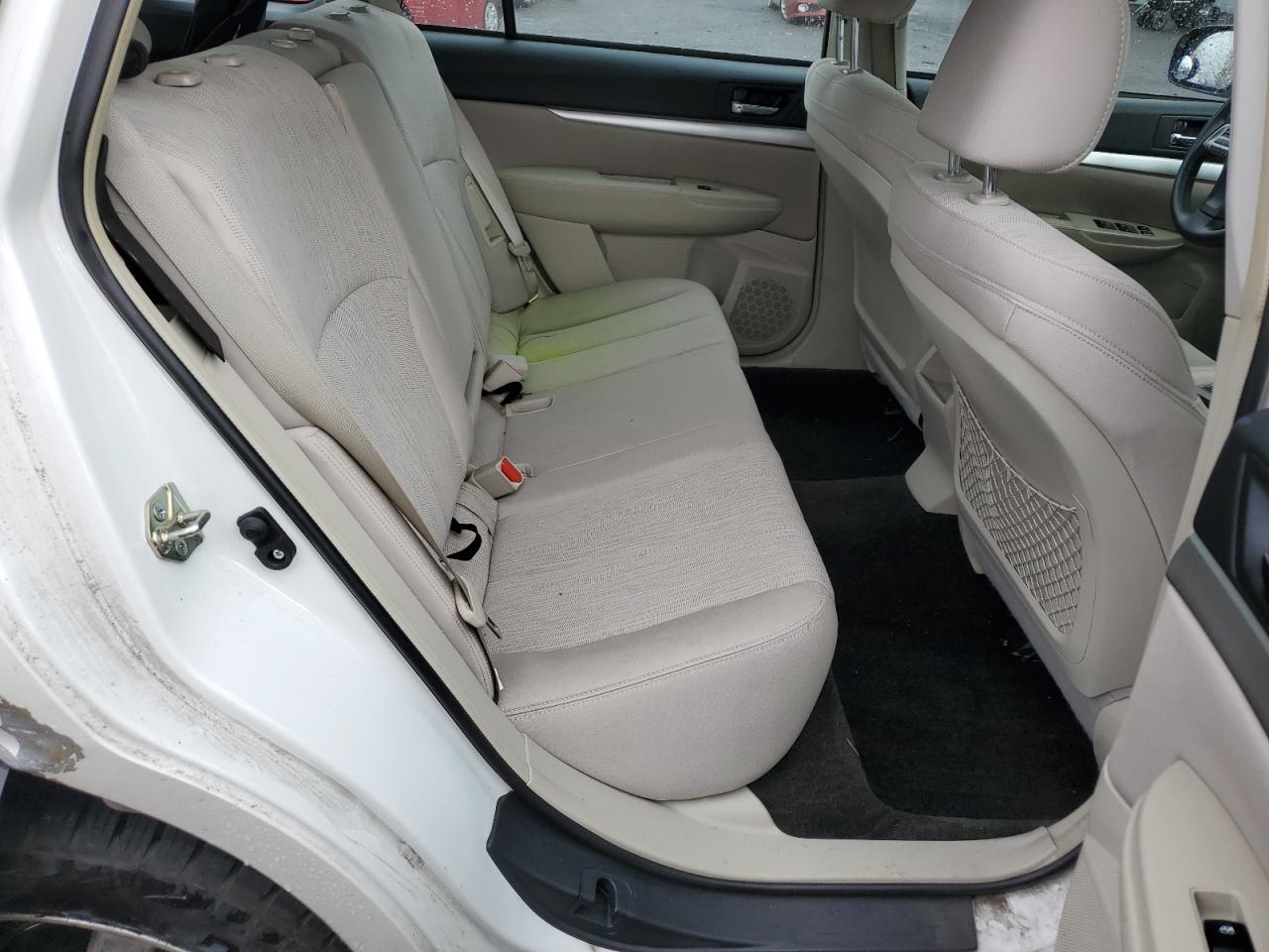 2014 Subaru Outback - Image 11