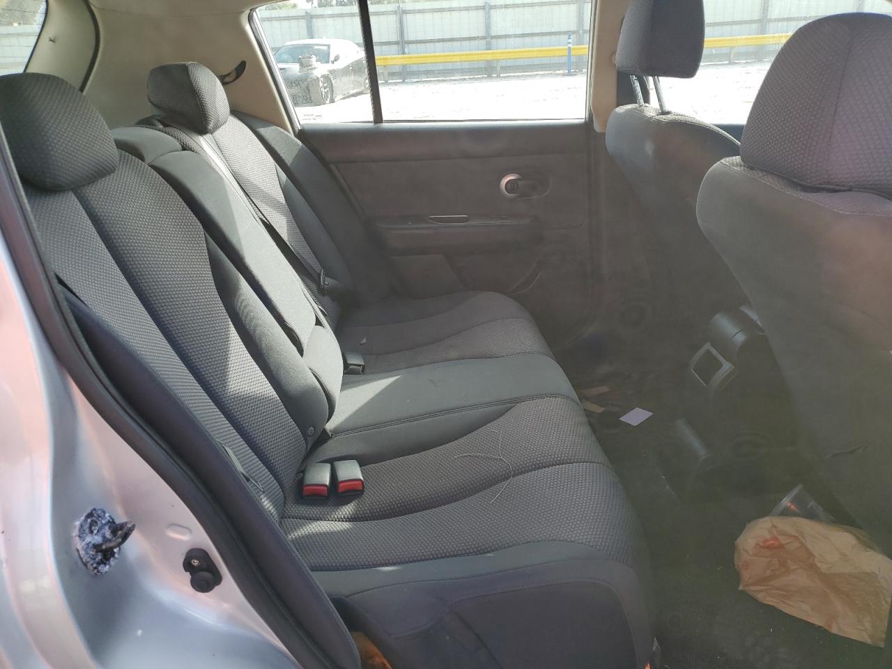 2008 Nissan Versa - Image 10