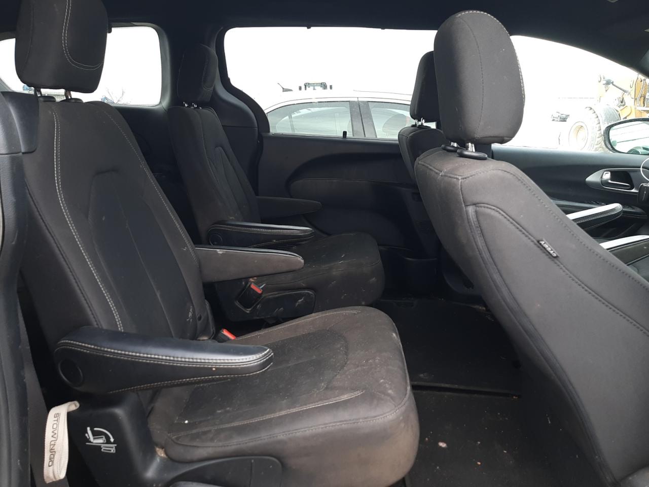 2019 Chrysler Pacifica - Image 11